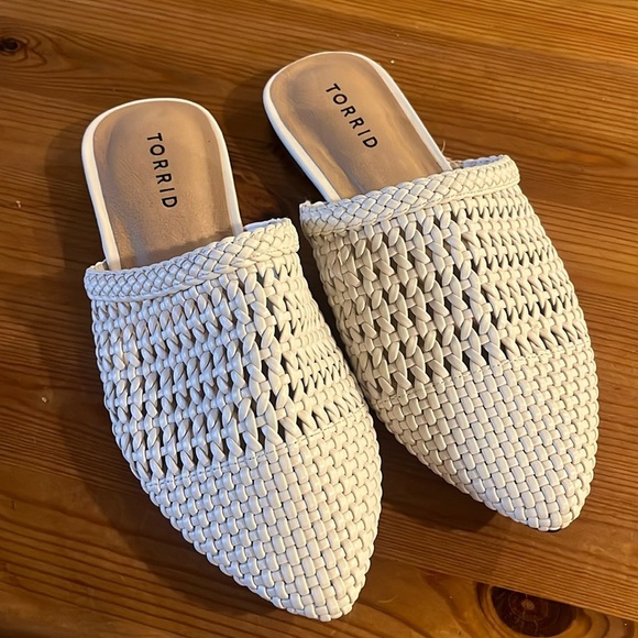 Torrid Woven Slip On Mule cream 7WW - Picture 1 of 9
